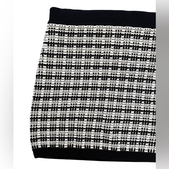 Aritzia Babaton Salvatore Italian Merino Wool Tweed Knit Skirt Black White Large - Picture 9 of 12